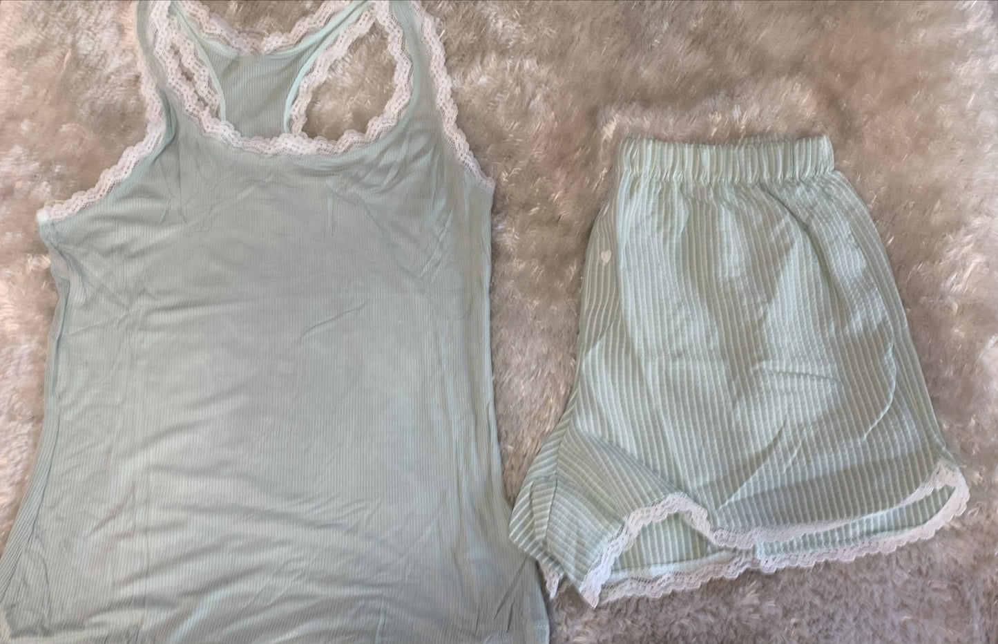 pigiama donna a bretellina e pantaloncini in cotone con rifiniture in merletto