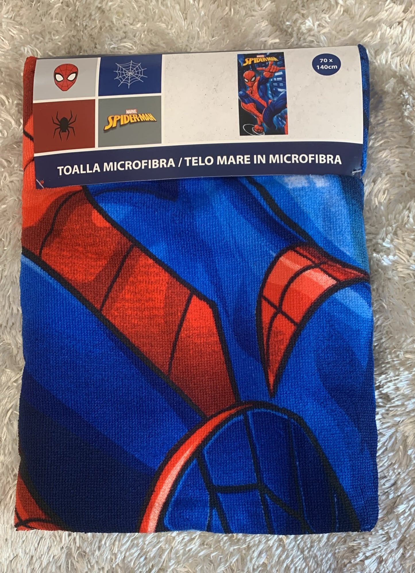 telo mare personaggi  70x140 cm ( l'articolo non può essere cambiato )