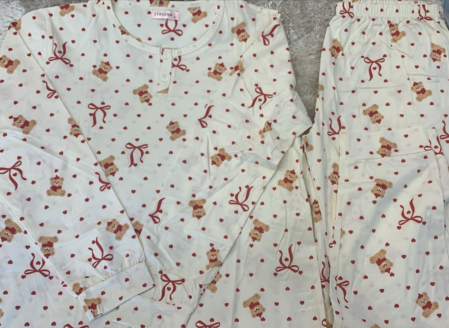 pigiama donna girocollo con 2 bottoncini  fantasia cuori e fiocchi