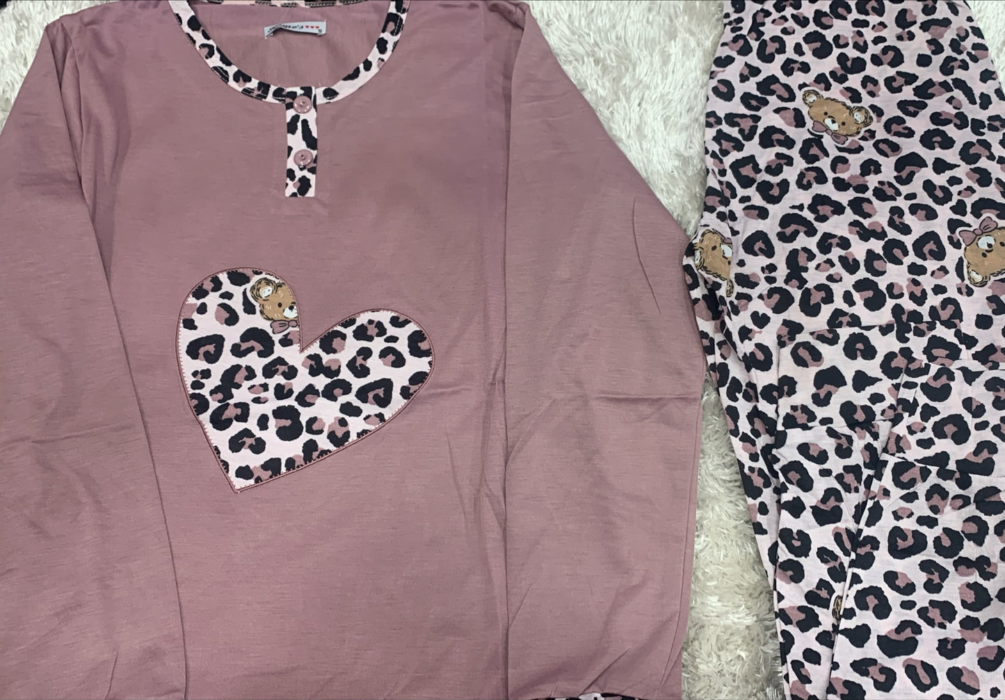pigiama donna in cotone girocollo con 2 bottoncini  fantasia  fantasia cuore e orsetto leopardato