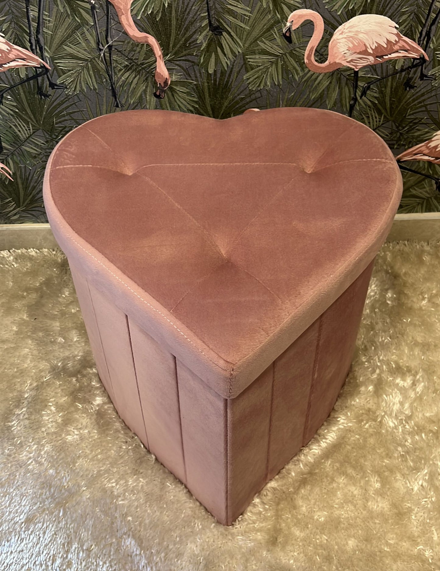 Pouf a cuore in velluto tinta unita con coperchio  Misura 40x40x38cm