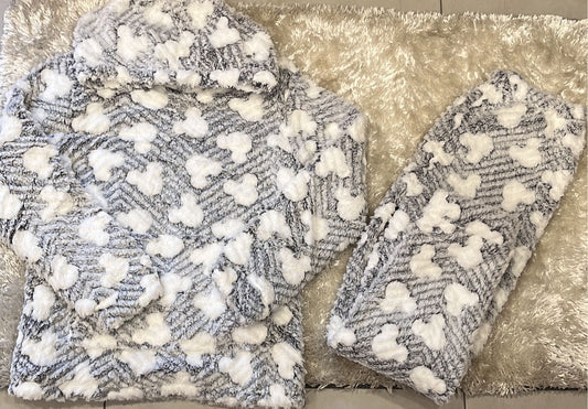Pigiama donna in ciniglia super comoda  Con cappuccio  Modello minnie