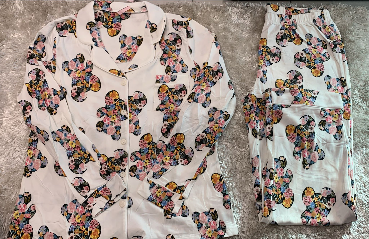 Pigiama teddy e fiori aperto avanti felpato con taschino lato cuore tessuto elasticizzato adatto a tutte per la sua vestibilita super comoda