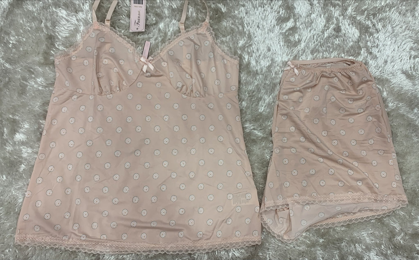 pigiama bretellina in licra e pantaloncini