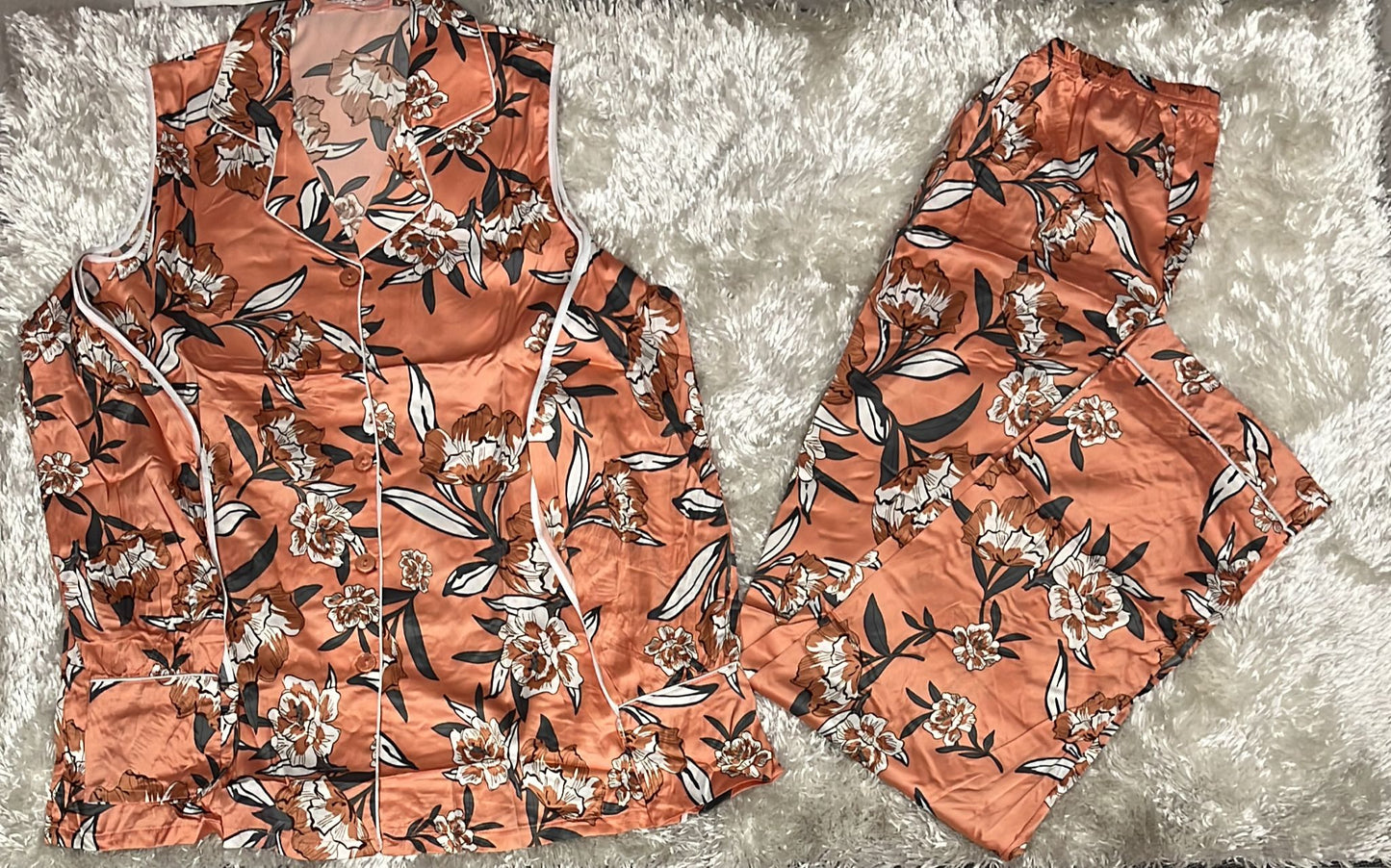 Pigiama donna raso aperto avanti con spalle scoperte e pantalone lungo ( l'articolo non può essere cambiato )