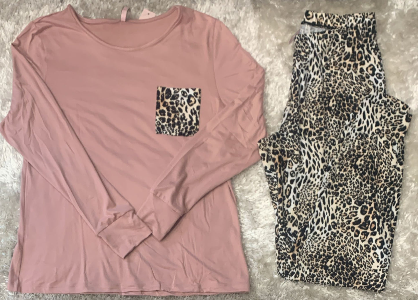 pigiama donna cotone elasticizzato con taschino lato cuore leopardato super comodo per la sua vestibilità