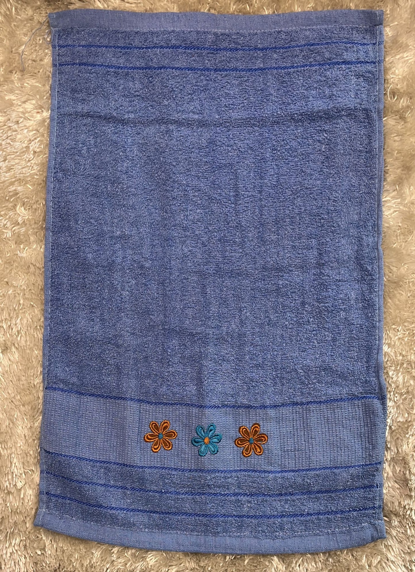 Asciugamano ospite  60x35 con fiore ricamato