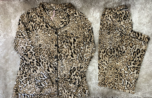 pigiama donna aperto avanti cotone elasticizzato con taschino lato cuore  fantasia leopardato