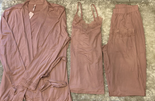 Pigiama donna a tre pezzi tinta unita cotone elasticizzato super comodo composto da vestaglia con cintura , canotta e pantalone con pizzo