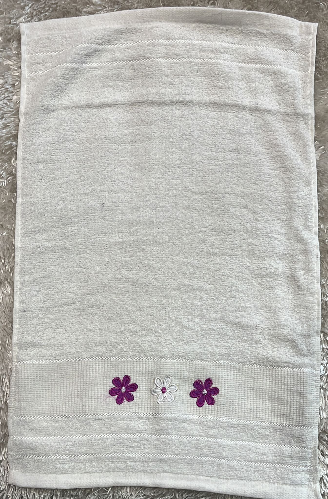 Asciugamano ospite  60x35 con fiore ricamato