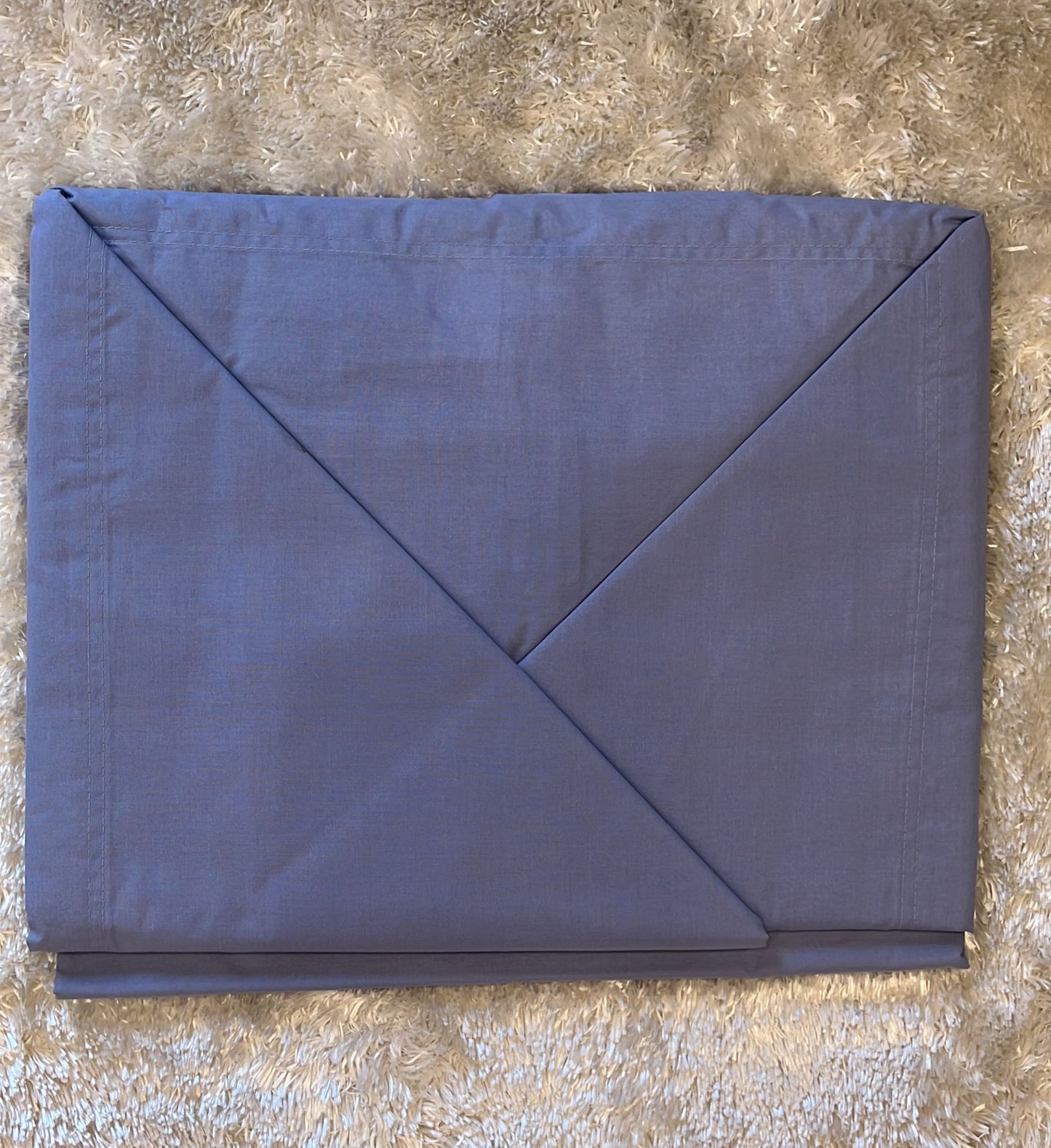 Completo letto matrimoniale tinta unita  in puro cotone . lenzuola sopra  250x290 cm lenzuolo sotto con angoli maxi 175x200 2 federe 52x82