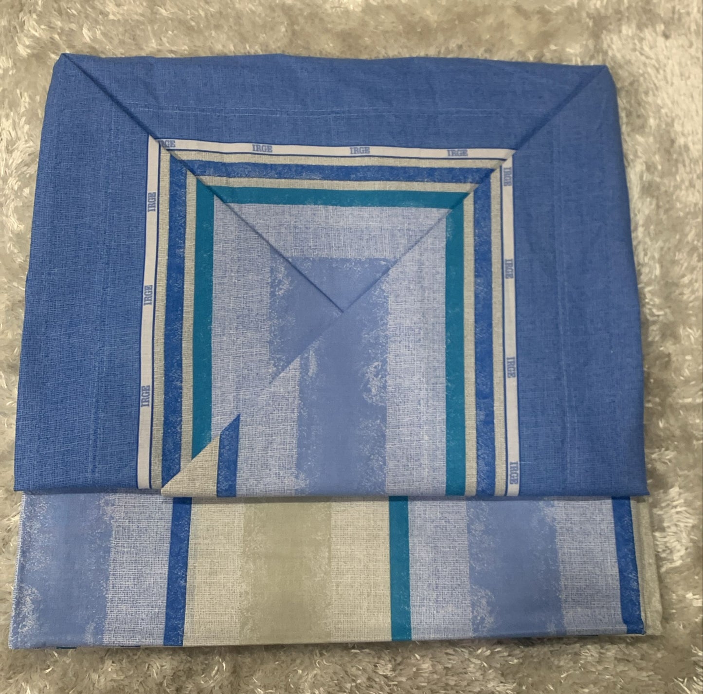 completo letto matrimoniale composto da  lenzuolo sopra 250x290cm lenzuolo sotto con angoli 175x200cm due federe 50x80cm